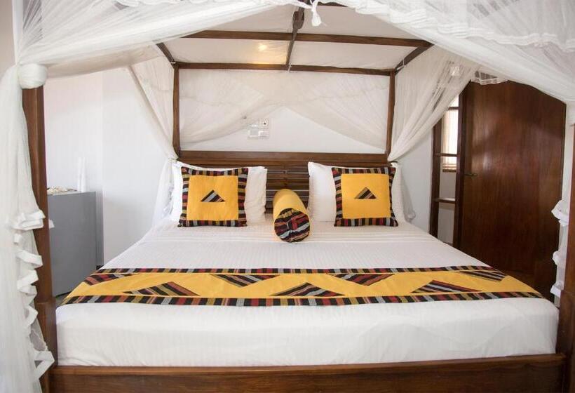 スイート(家族用), Suriya Arana