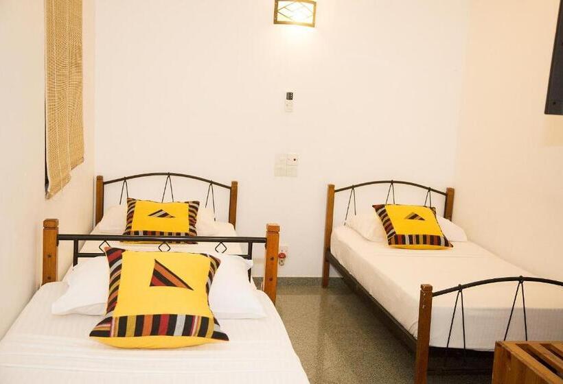 スイート(家族用), Suriya Arana