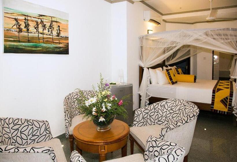 スイート(家族用), Suriya Arana