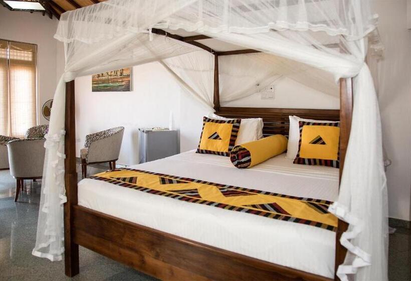 スイート(家族用), Suriya Arana