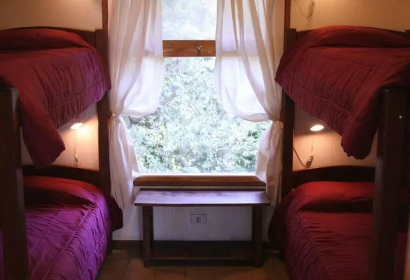 تختخواب در اتاق مشترک, Hostel La Angostura