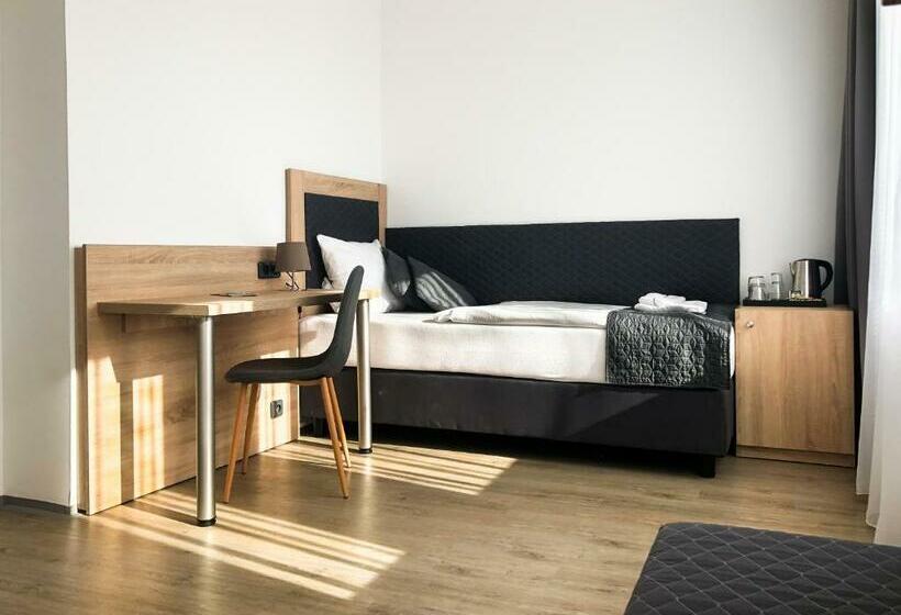 غرفة قياسية ثلاثية, Bobr