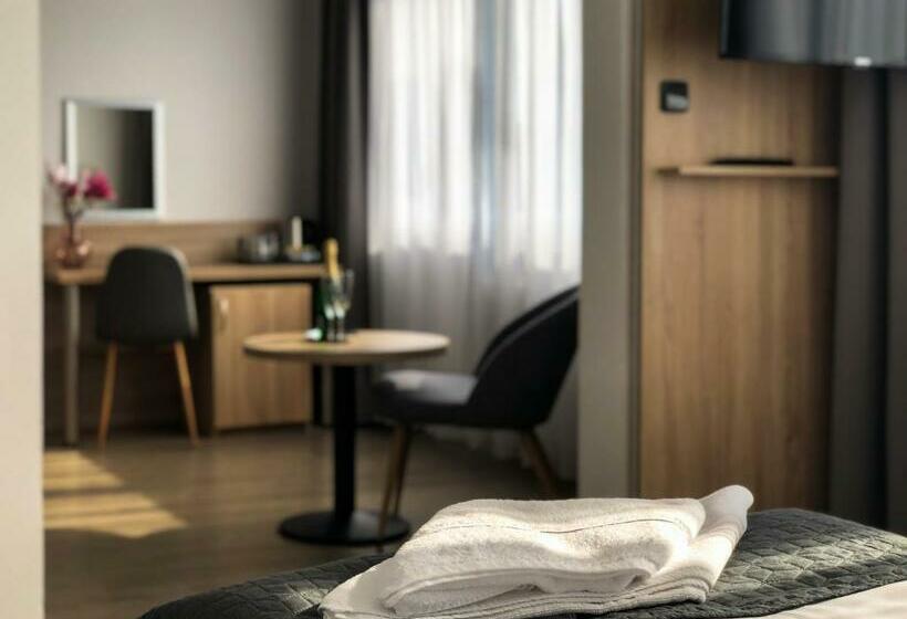 غرفة قياسية رباعية, Bobr