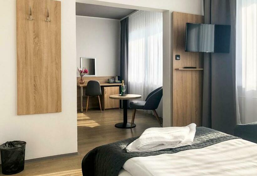 غرفة قياسية رباعية, Bobr