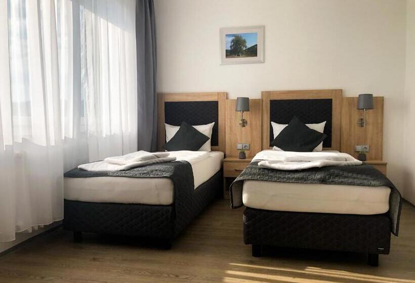 غرفة قياسية رباعية, Bobr