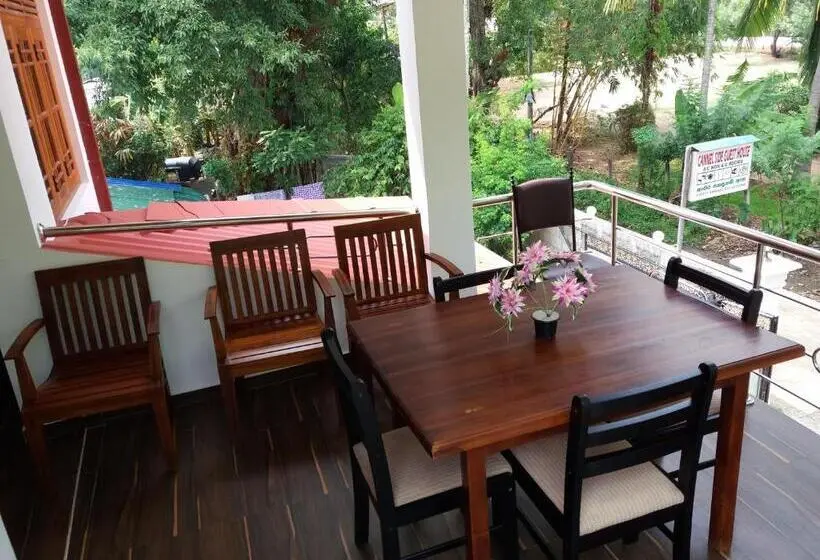 バルコニー付きスタンダードトリプルルーム, Canal Side Guest House Polonnaruwa