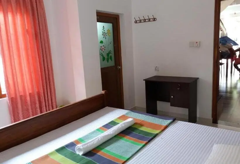 スタンダードルーム, Canal Side Guest House Polonnaruwa