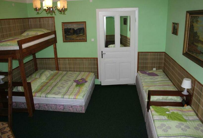 Négyágyas Standard Szoba, Corrado