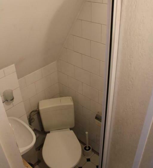 Standard Szoba, Corrado