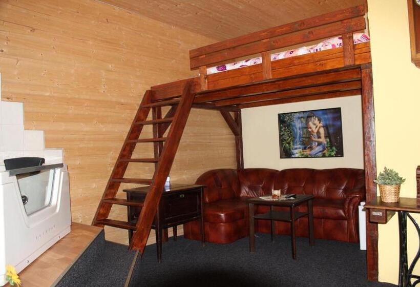 Háromágyas Deluxe Szoba, Corrado