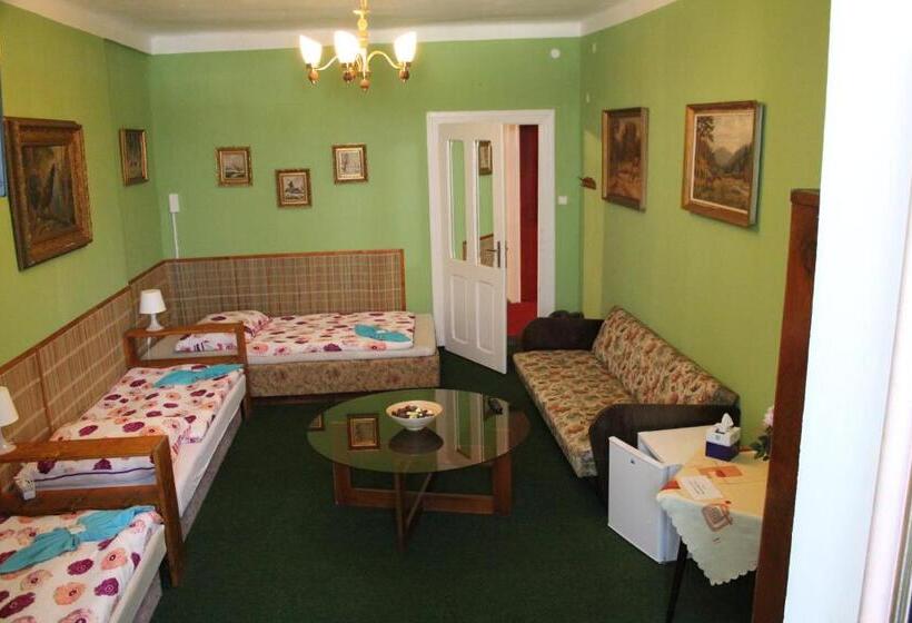 Négyágyas Standard Szoba, Corrado