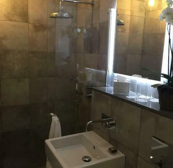 Deluxe-huone, Mezzo
