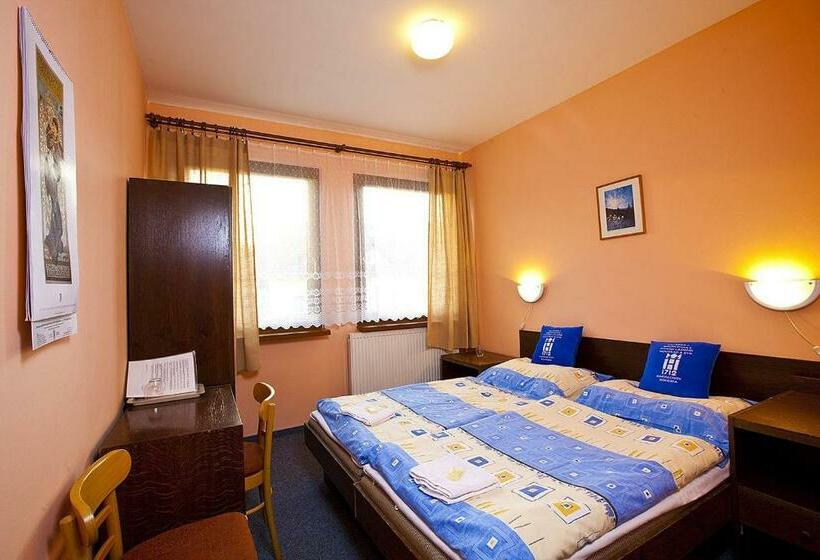 غرفة قياسية, Sklárna Harrachov