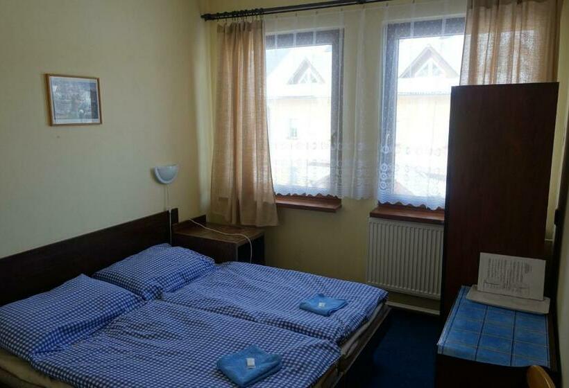 غرفة قياسية, Sklárna Harrachov