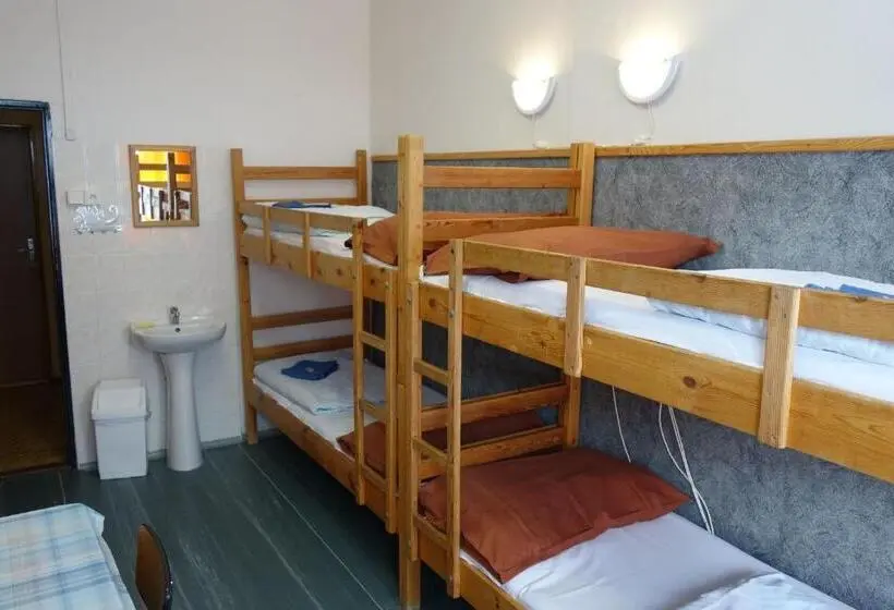 اتاق استاندارد چهار تخته, Sklárna Harrachov