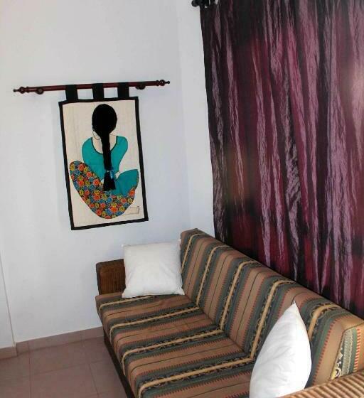 Номер Стандарт Вид на Бассейн, Solomon Beach