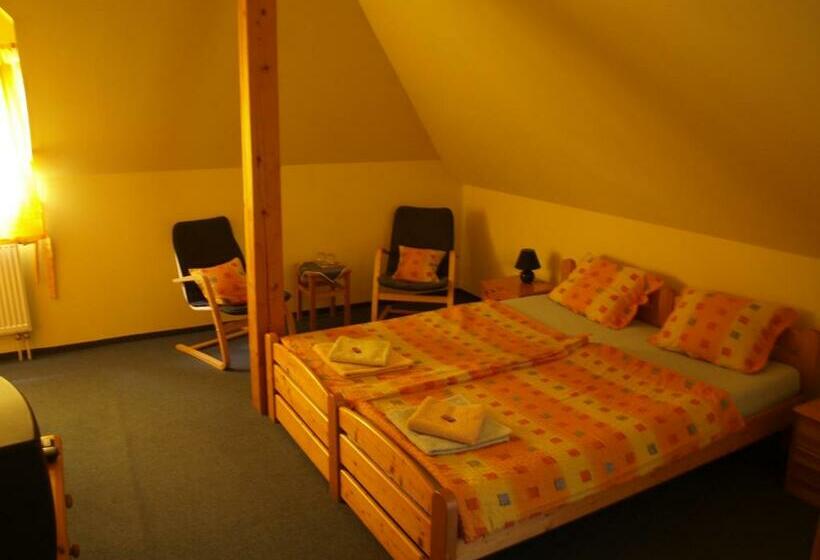 スタンダードルーム, U Zvonu