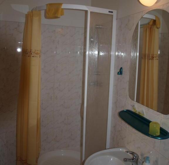 スタンダードルーム, U Zvonu