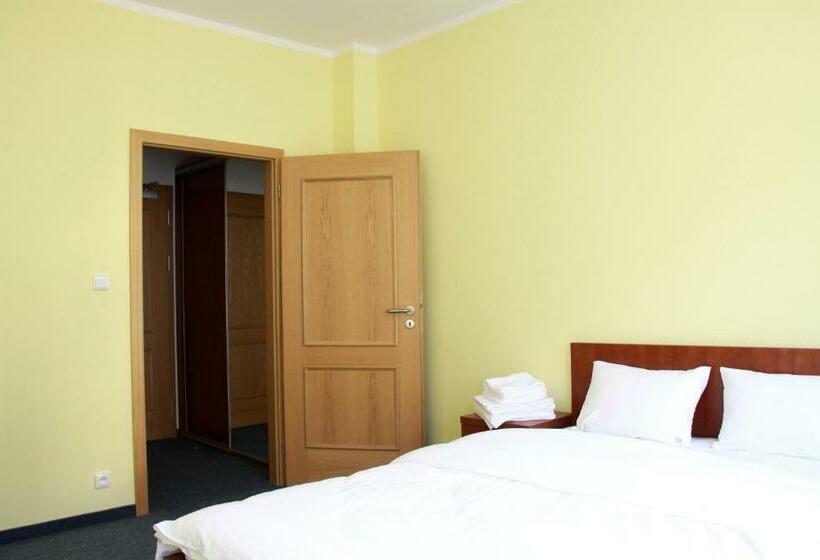 غرفة ديلوكس, Vera