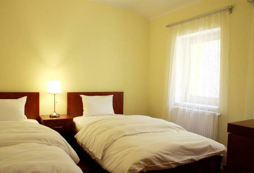 غرفة عائلية, Vera