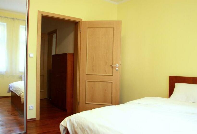 Семейный Номер, Vera