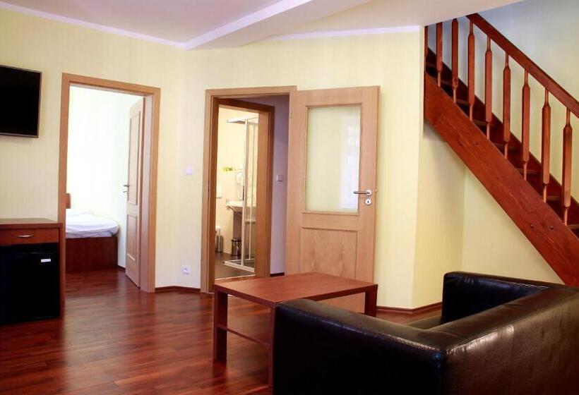 جناح دوبلكس, Vera