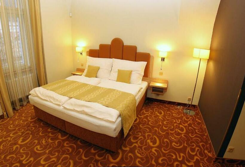 חדר סטנדרט, Zlatá Včela