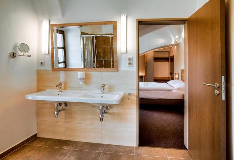 标准间, Zámecká Sýpka