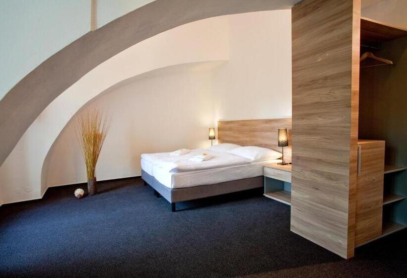 标准间, Zámecká Sýpka