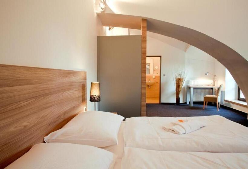 标准间, Zámecká Sýpka