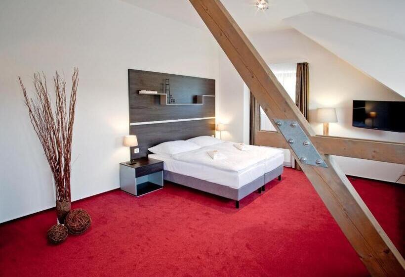 标准间, Zámecká Sýpka