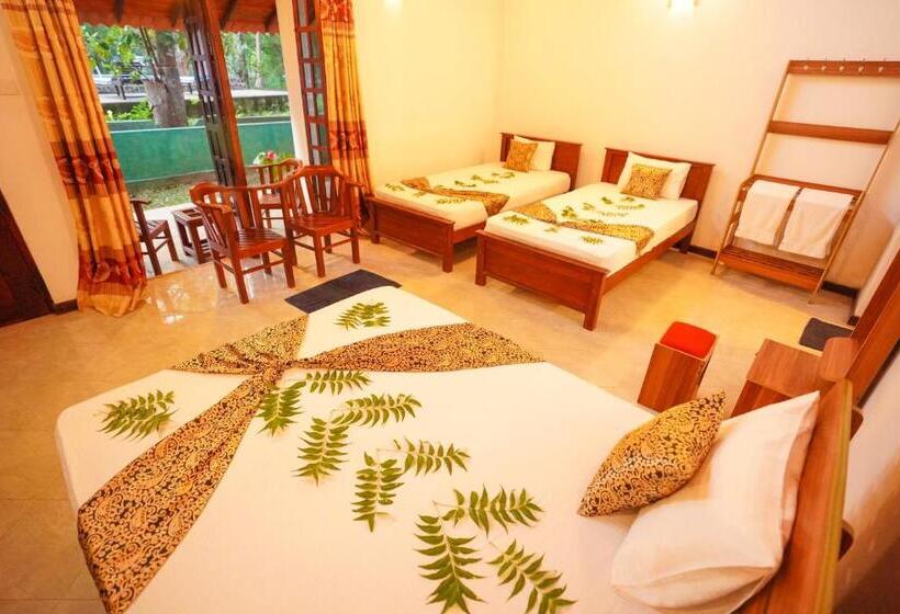 Трехместный Номер Deluxe, Vaana Resort