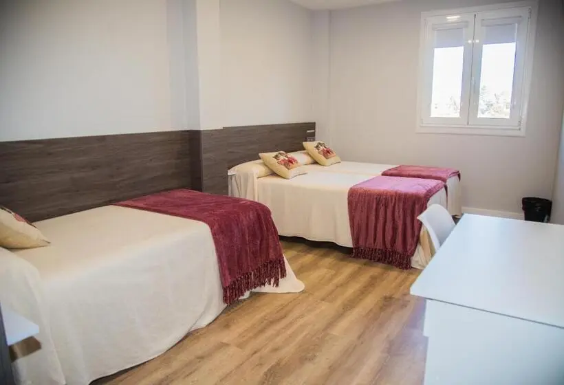 اتاق استاندارد سه نفره, Pension San Anton