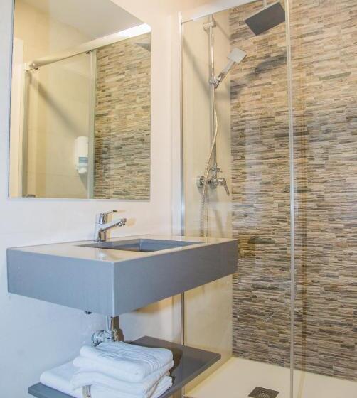 اتاق استاندارد سه نفره, Pension San Anton