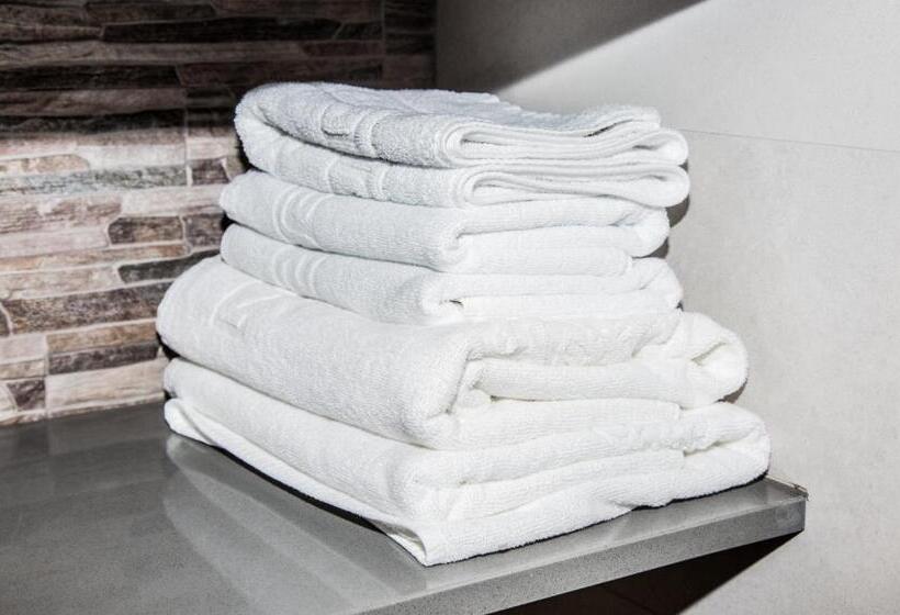 اتاق استاندارد سه نفره, Pension San Anton