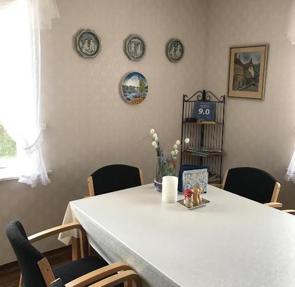 带共用浴室的标准房间, Hedemora Logi