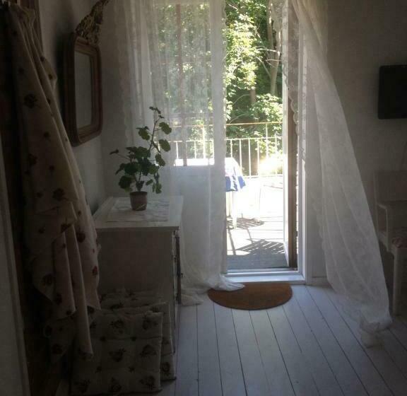 غرفة قياسية مزوَّدة بشُرفة, B&b åvägen