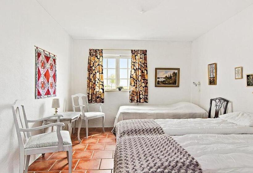 חדר סטנדרט לשלושה, österlens Karlsgård