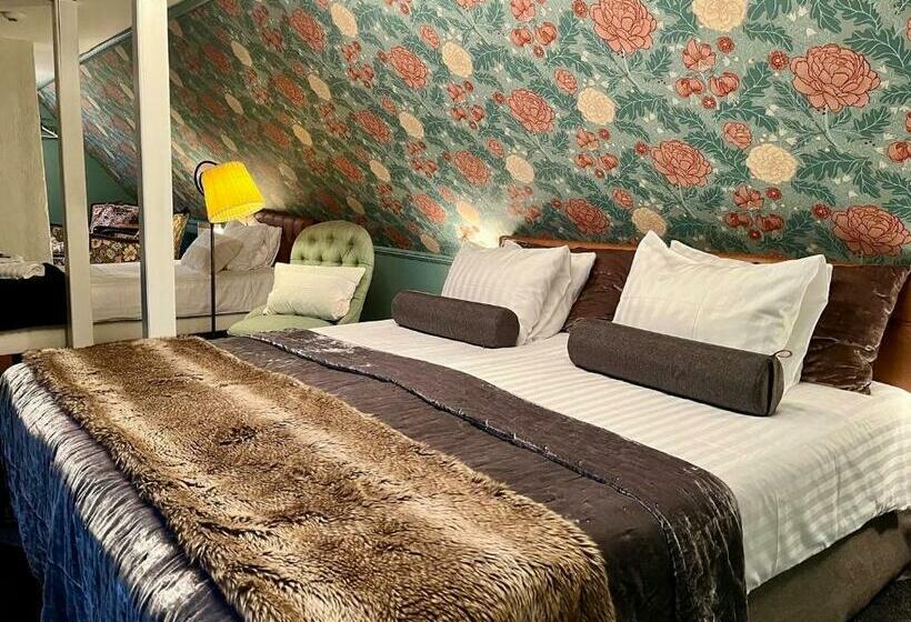 수피리어 스튜디오, Sydkustens At Pillehill