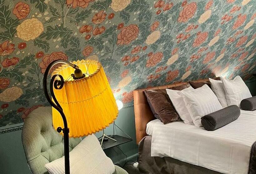 수피리어 스튜디오, Sydkustens At Pillehill