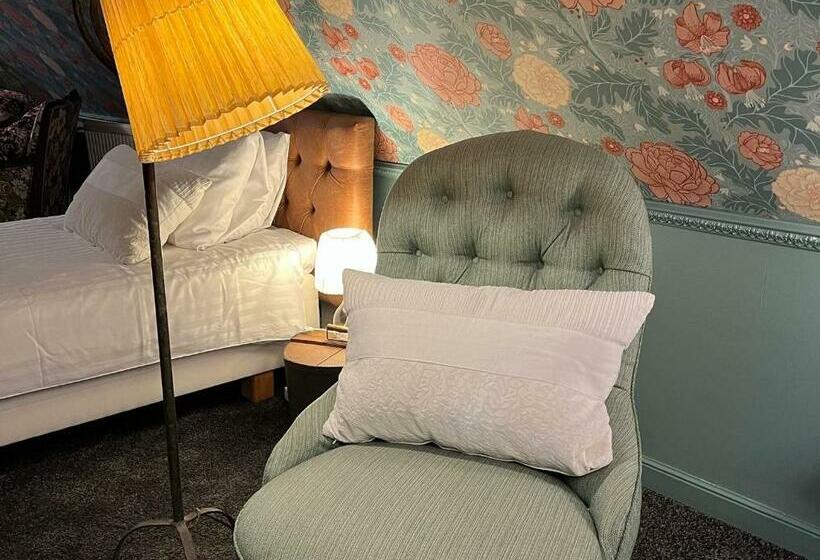 수피리어 스튜디오, Sydkustens At Pillehill