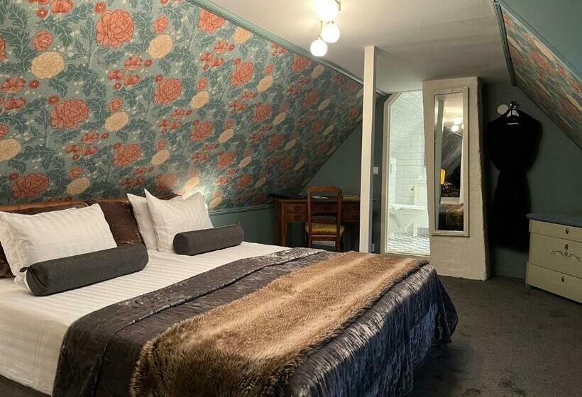 수피리어 스튜디오, Sydkustens At Pillehill