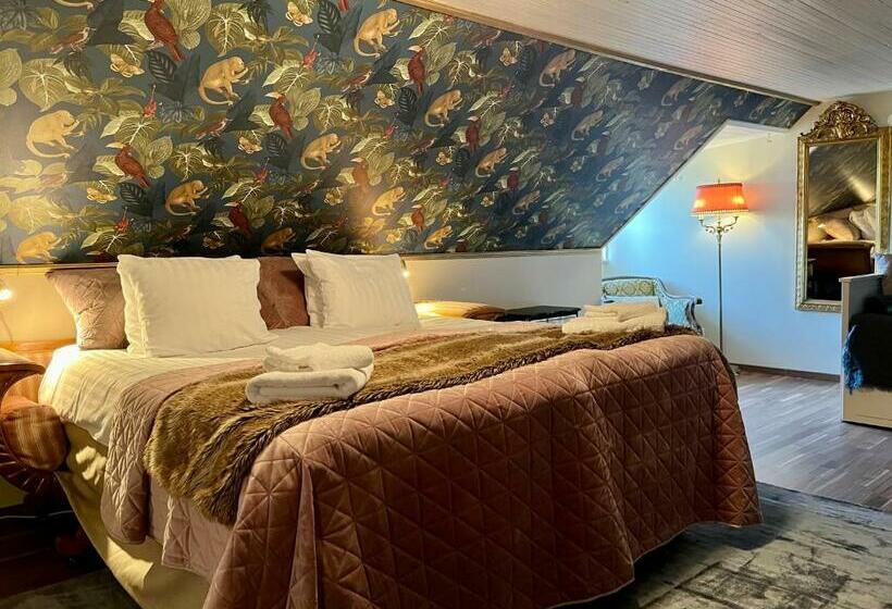 스탠다드 스튜디오 정원 전망, Sydkustens At Pillehill