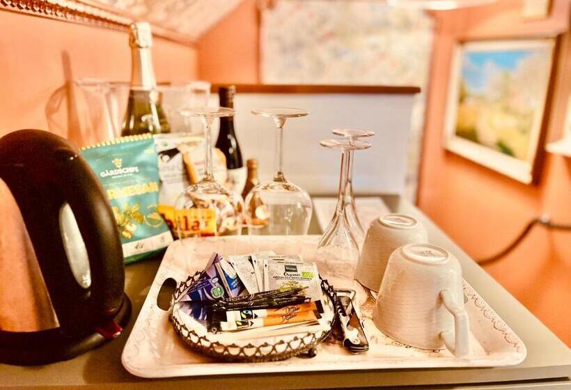 스탠다드 발코니 스튜디오, Sydkustens At Pillehill