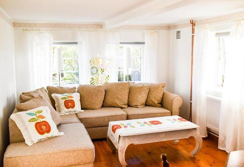 침실 2개 주택, Sydkustens At Pillehill