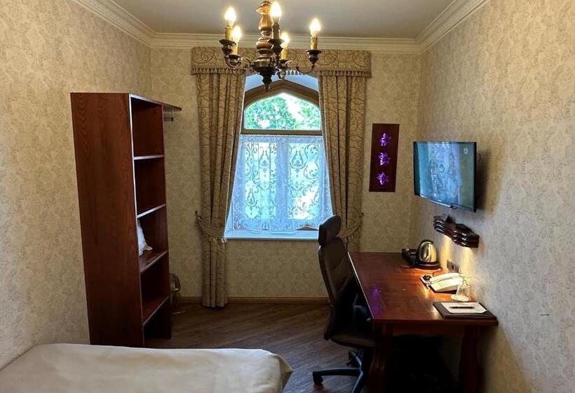 اتاق استاندارد یک نفره, Georgi Hotell