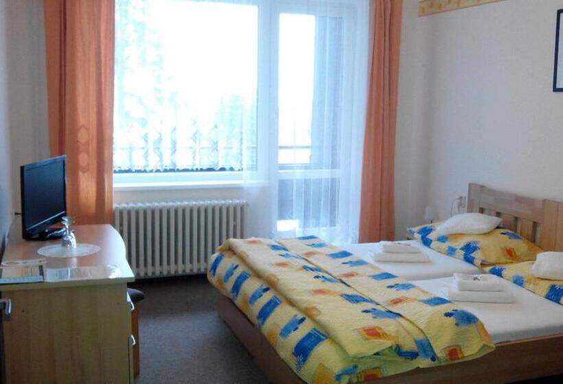 Номер Стандарт Трехместный, Andromeda