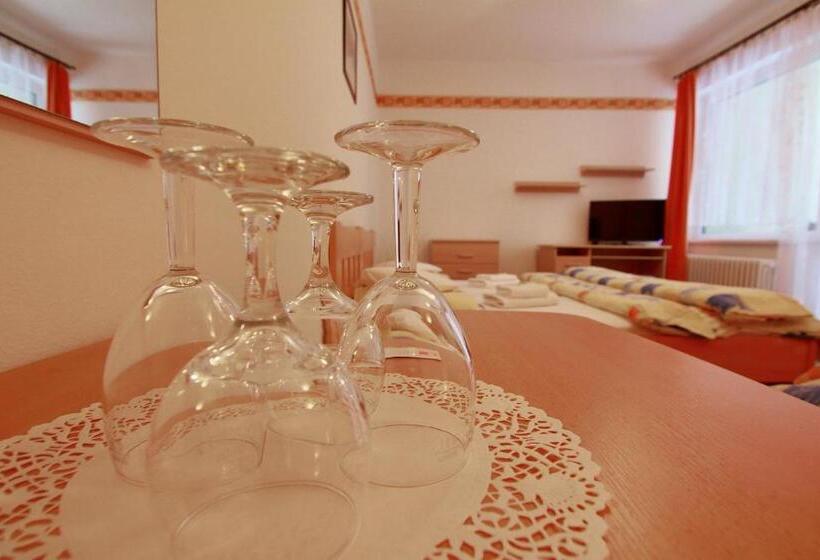 Четырехместный Номер Стандарт, Andromeda