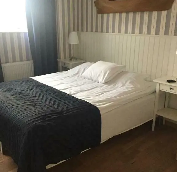 Standard Yhden Hengen Huone, Badholmen Restaurang & Hotell