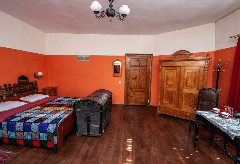 اتاق استاندارد, Baltā Māja